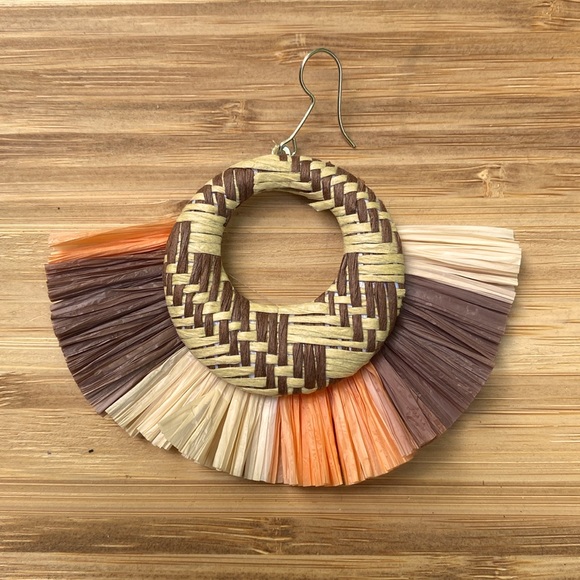 Fun beachy large 'straw' earrings - Picture 3 of 9